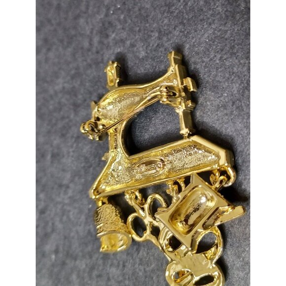 Vintage Danecraft Black/Gold Sewing Machine Brooch/Pin With Charms - Picture 10 of 11